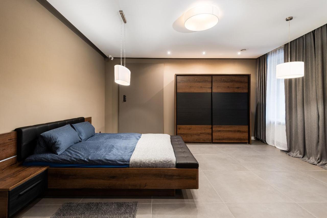 Apartament Platynowy - Centrum Gliwic Z Parkingiem Gliwice Bagian luar foto