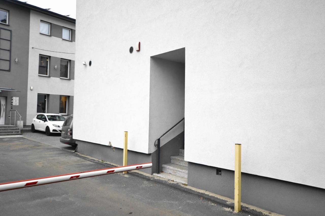 Apartament Platynowy - Centrum Gliwic Z Parkingiem Gliwice Bagian luar foto