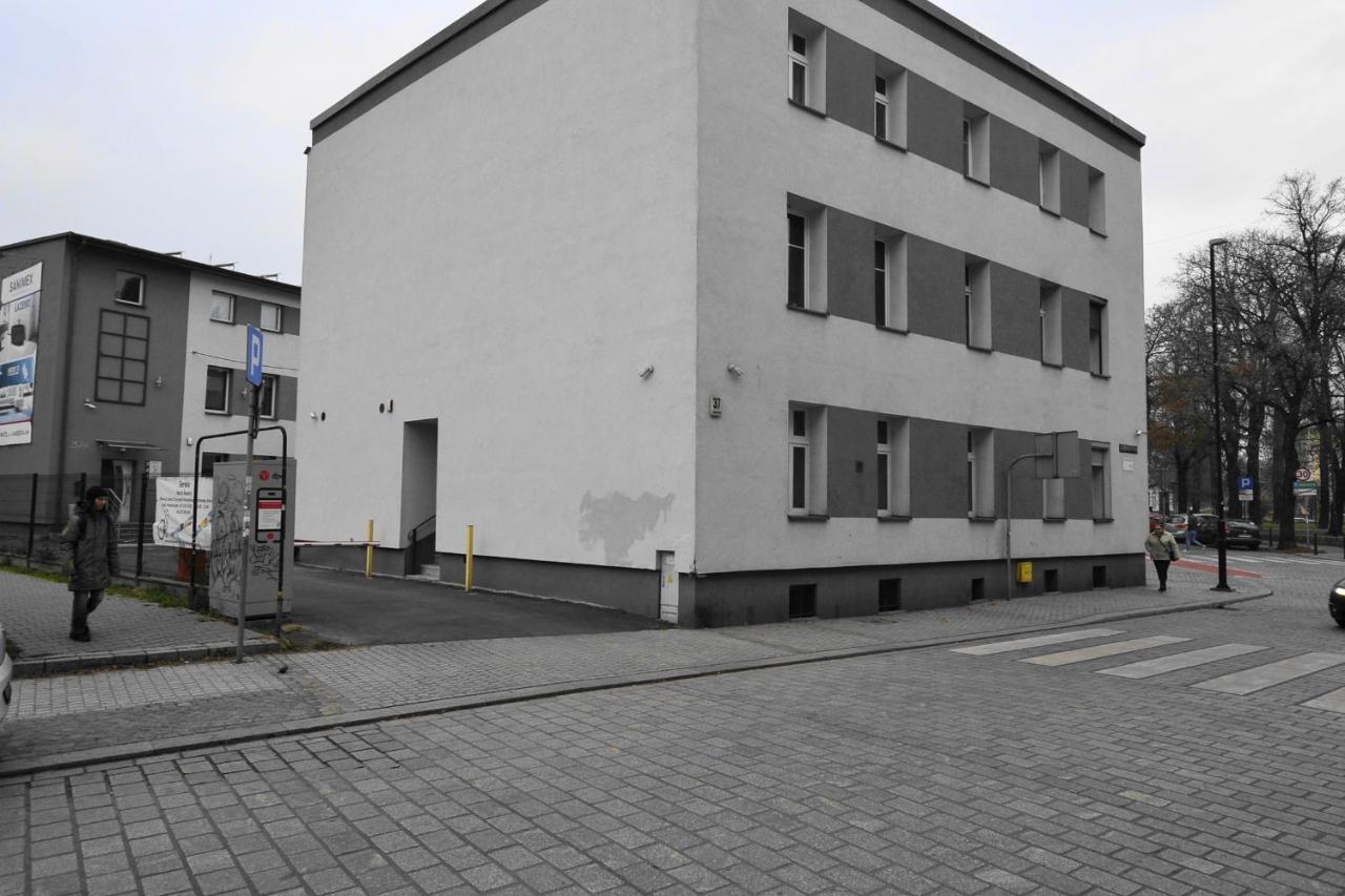 Apartament Platynowy - Centrum Gliwic Z Parkingiem Gliwice Bagian luar foto